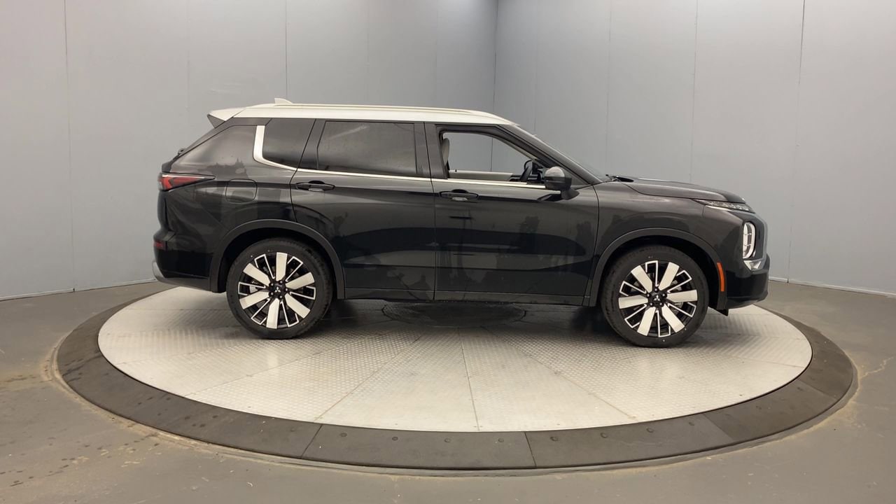 2025 Mitsubishi Outlander SEL Platinum Edition - Photo 6