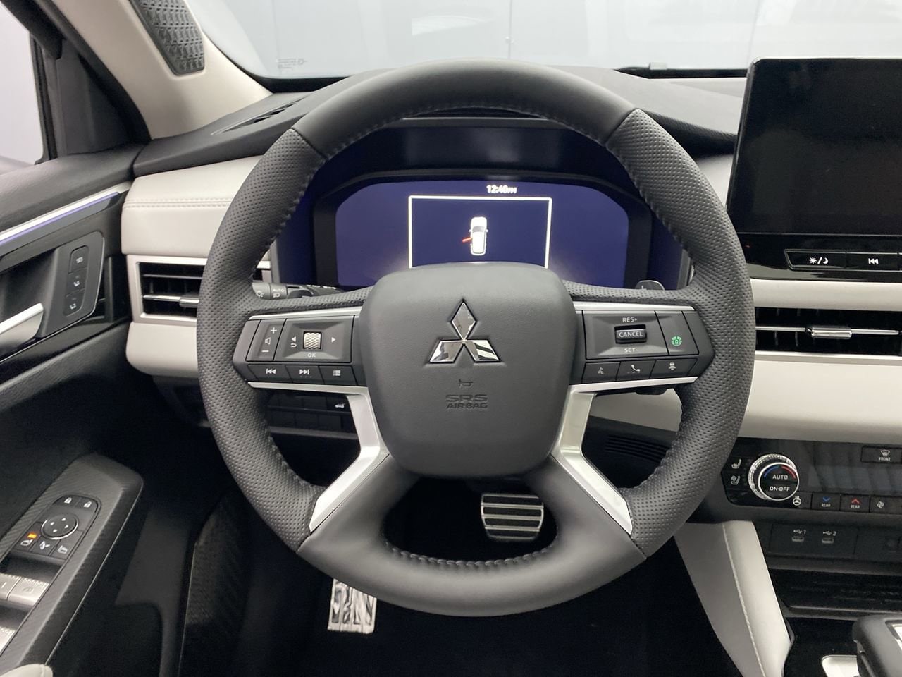 2025 Mitsubishi Outlander SEL Platinum Edition - Photo 15
