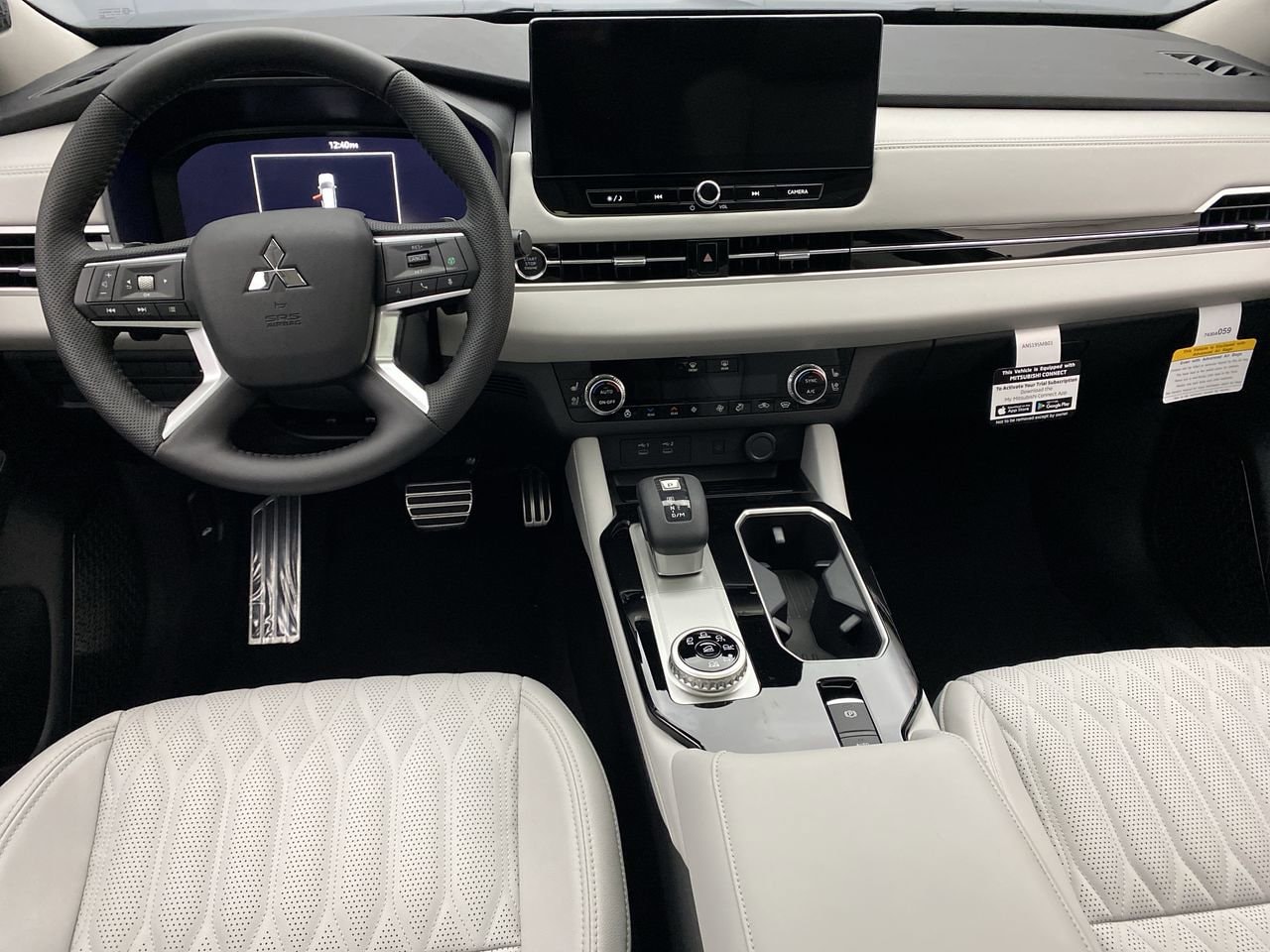 2025 Mitsubishi Outlander SEL Platinum Edition - Photo 14