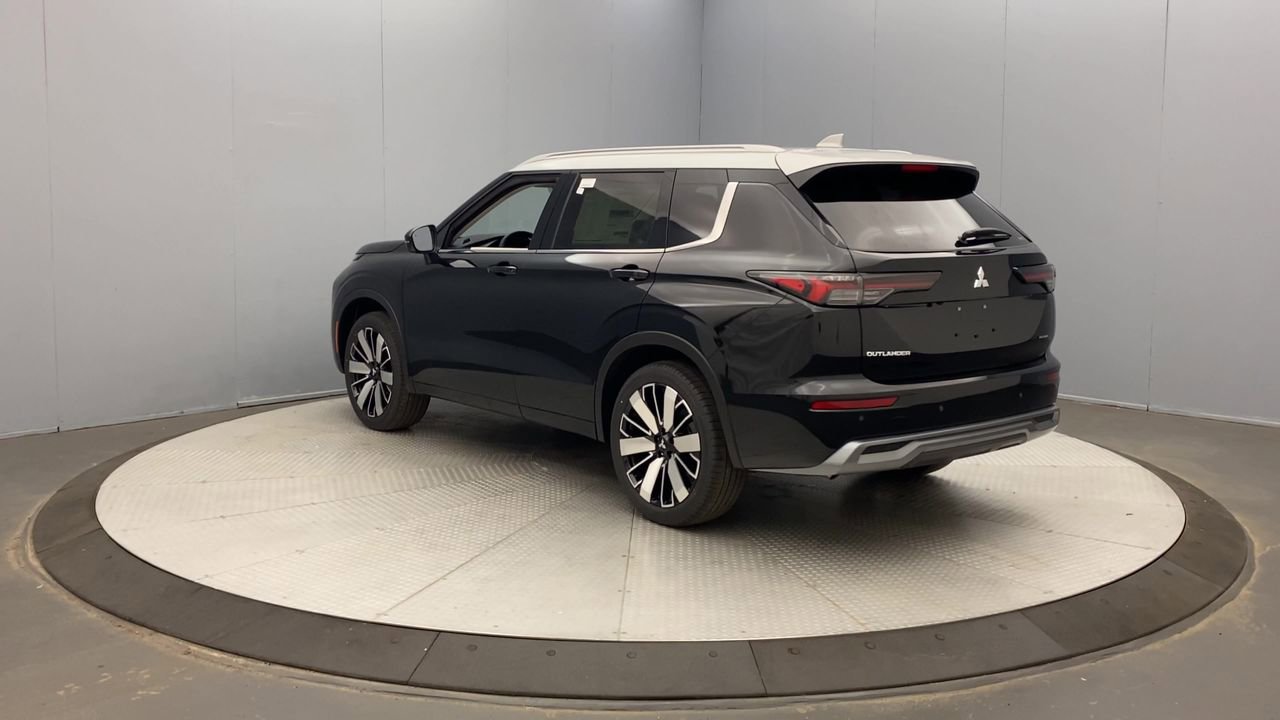 2025 Mitsubishi Outlander SEL Platinum Edition - Photo 3