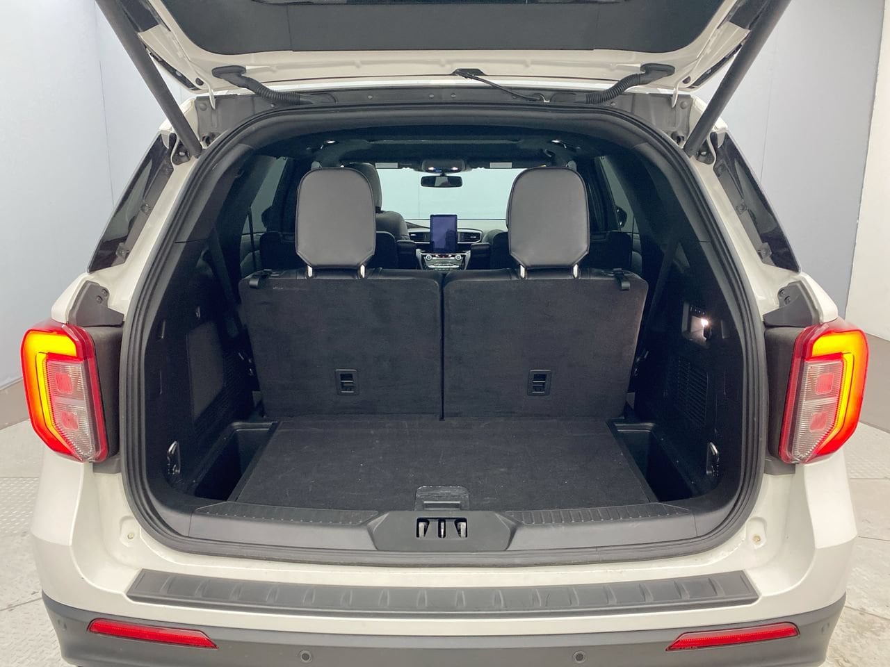 2024 Ford Explorer ST - Photo 27