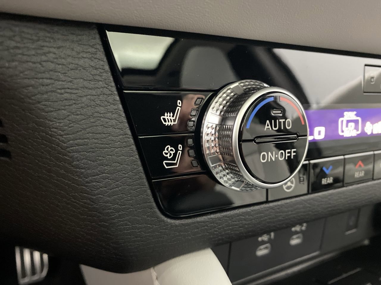 2025 Mitsubishi Outlander SEL Platinum Edition - Photo 18