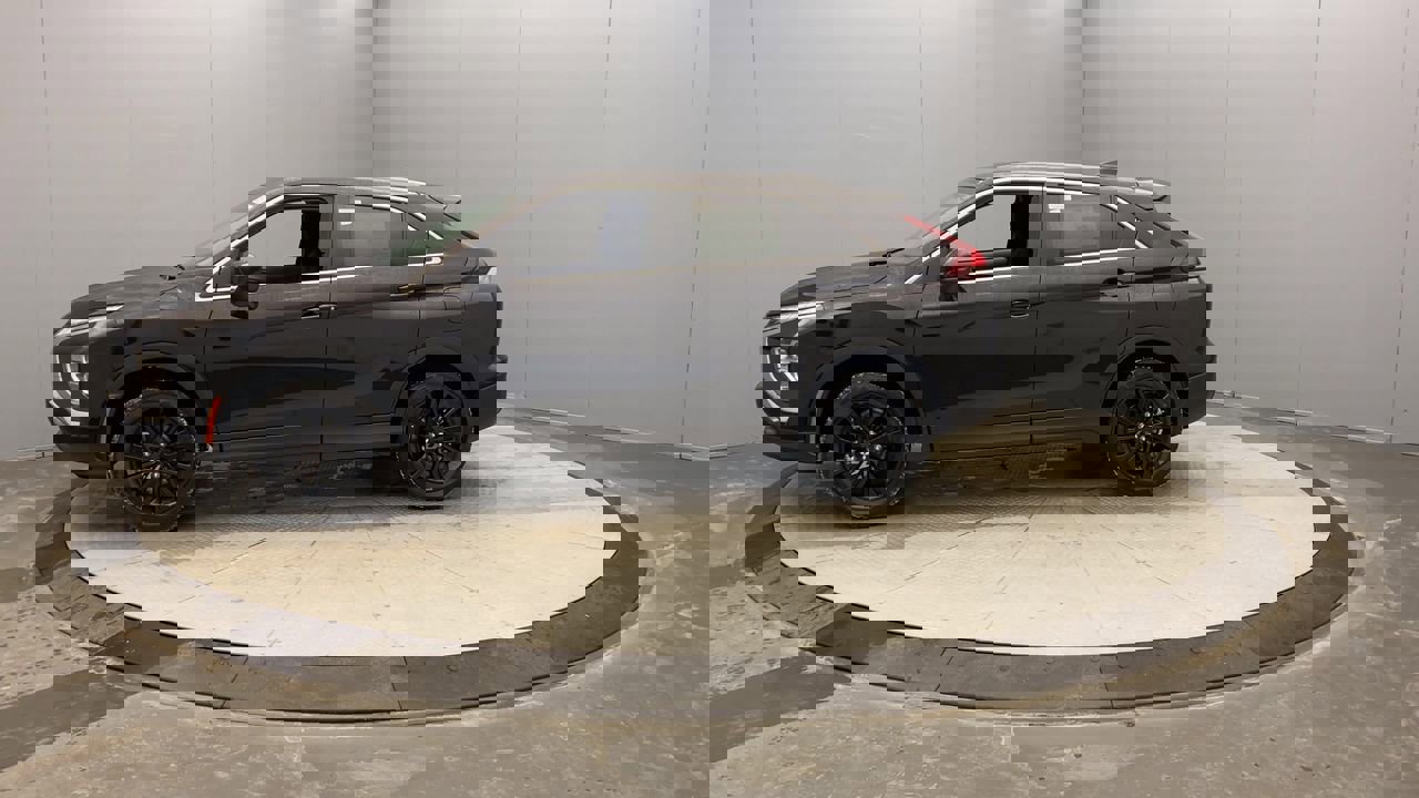 2025 Mitsubishi Eclipse Cross photo 2