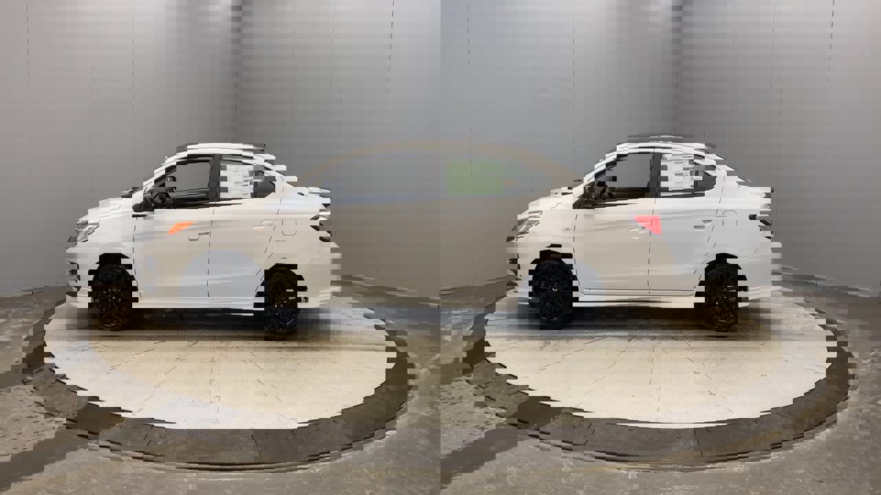 2024 Mitsubishi Mirage G4 photo 2