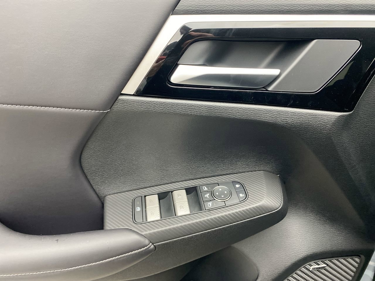 2026 Mitsubishi Outlander SE - Photo 11