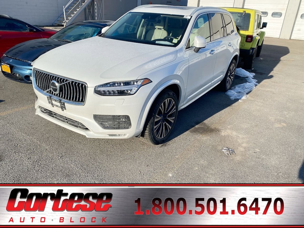 2021 Volvo XC90 T6 Momentum photo 2
