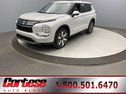 2025 Mitsubishi Outlander SE SUV