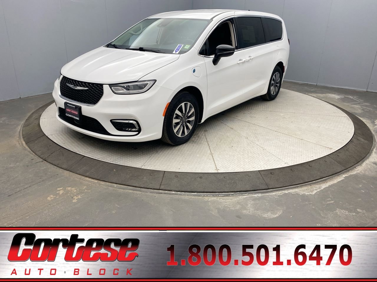 2024 Chrysler Pacifica PHEV Select