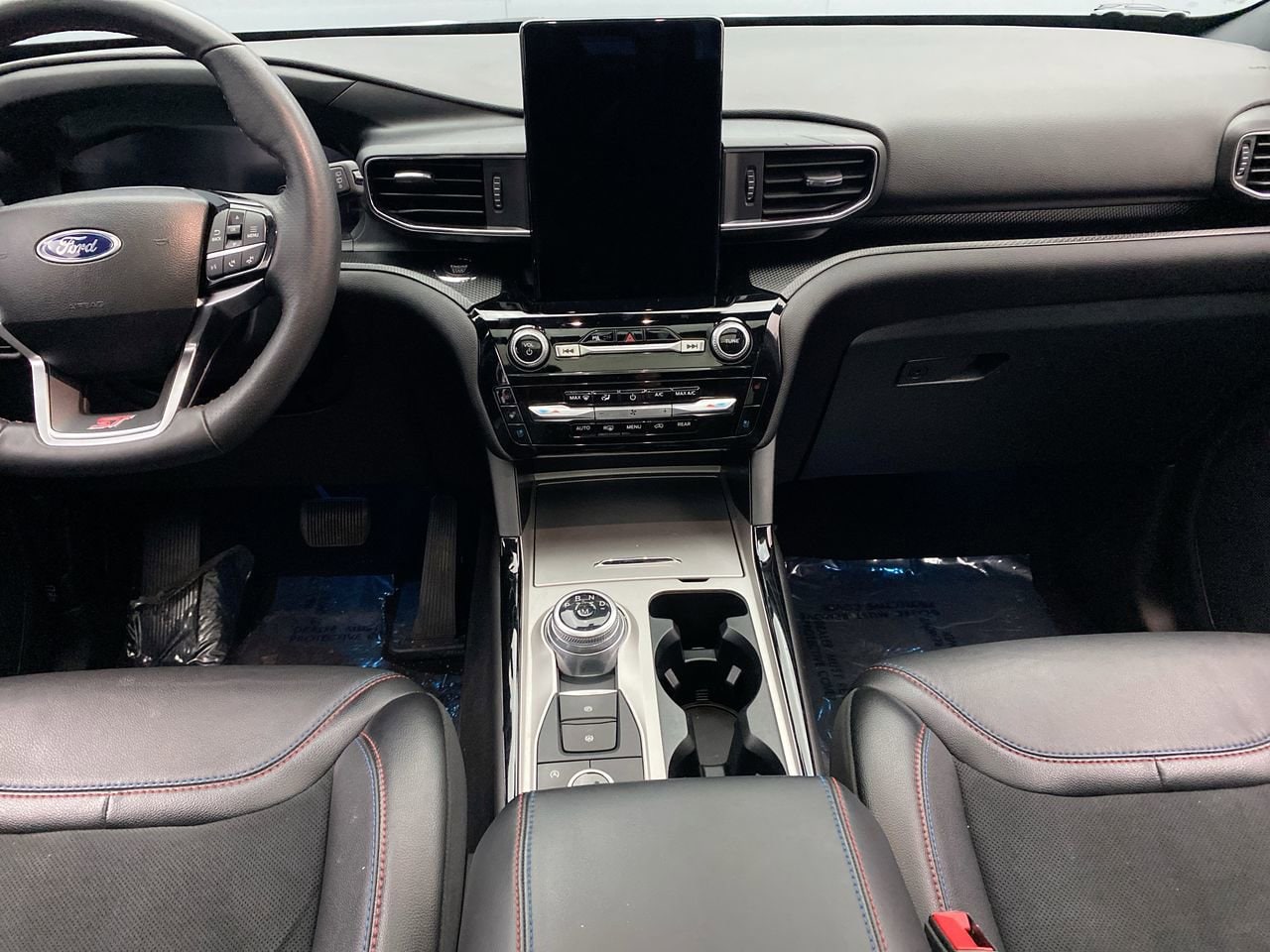 2024 Ford Explorer ST - Photo 21