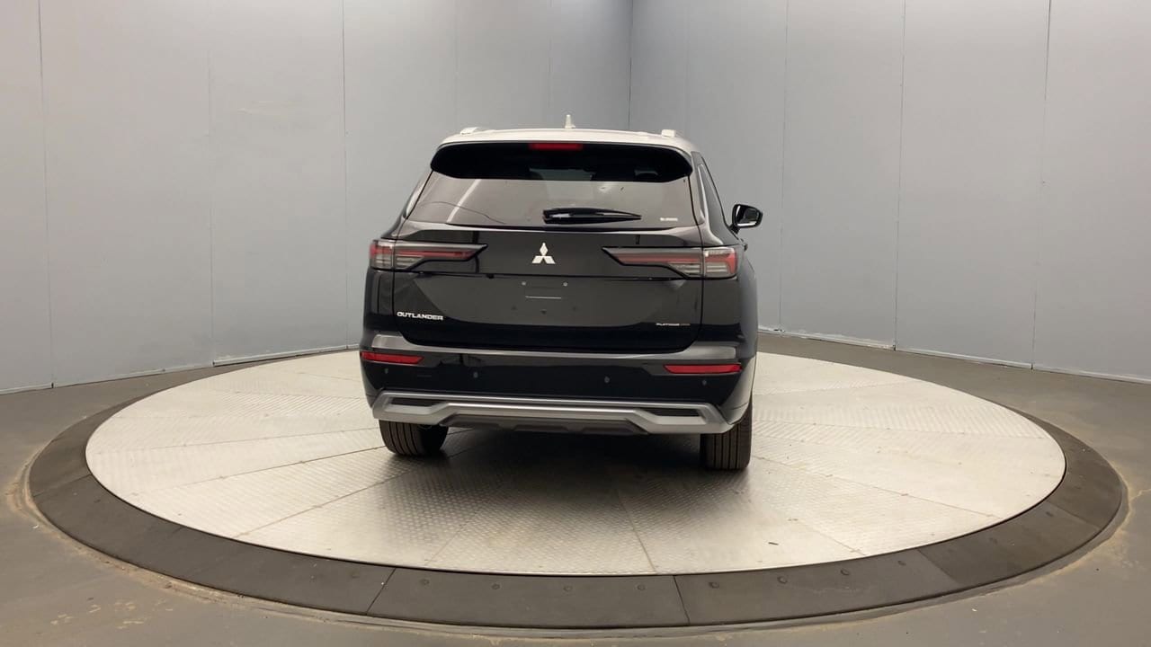2025 Mitsubishi Outlander SEL Platinum Edition - Photo 4