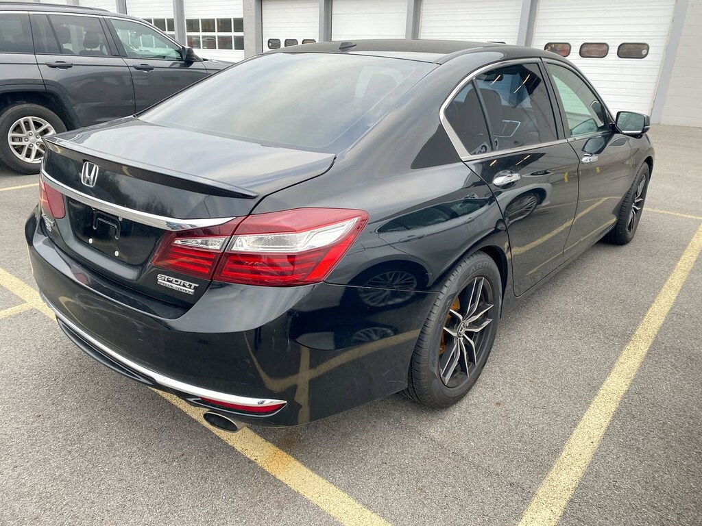 Used 2017 Honda Accord EX-L w/Navi & Honda Sensing Sedan