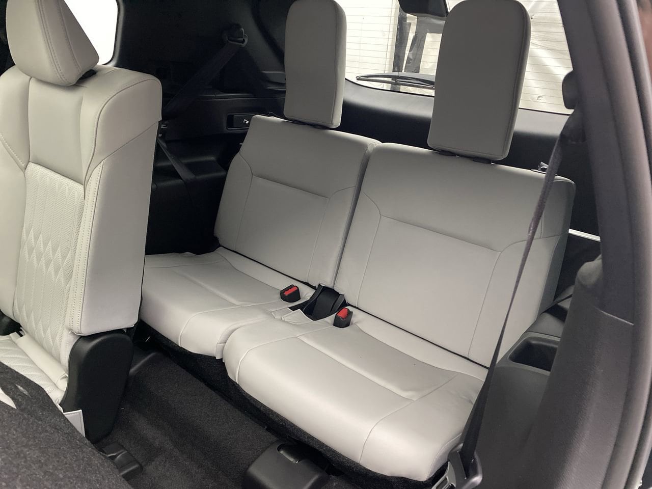 2025 Mitsubishi Outlander SEL Platinum Edition - Photo 24