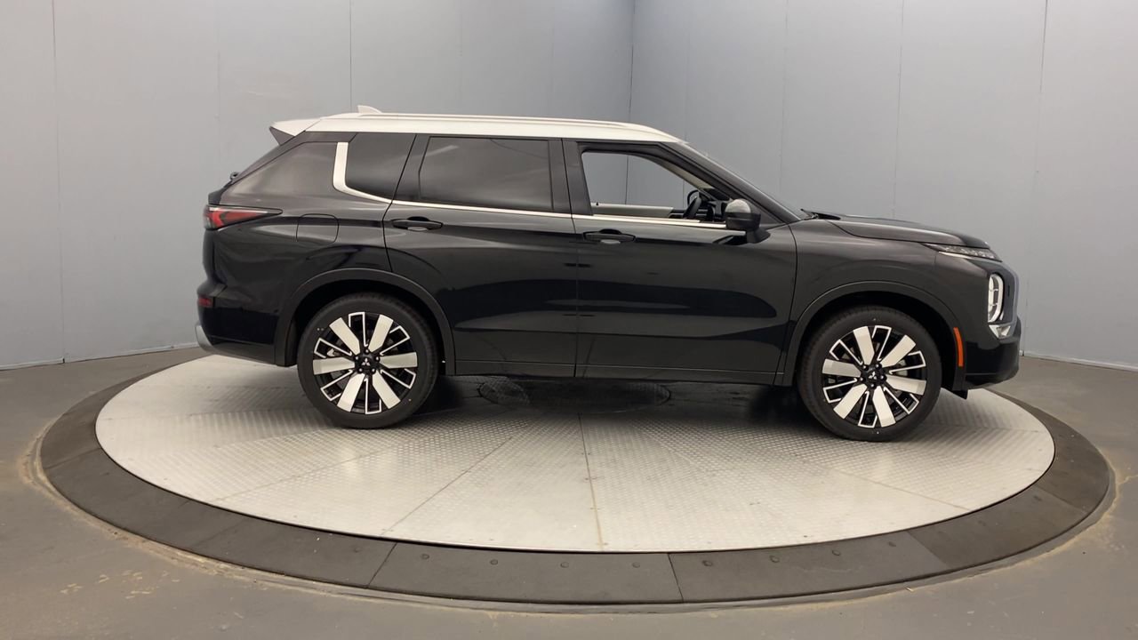 2025 Mitsubishi Outlander SEL Platinum Edition - Photo 6