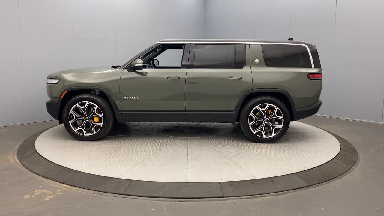 Used 2022 Rivian R1S Launch Edition with VIN 7PDSGABL2NN000926 for sale in Rochester, NY