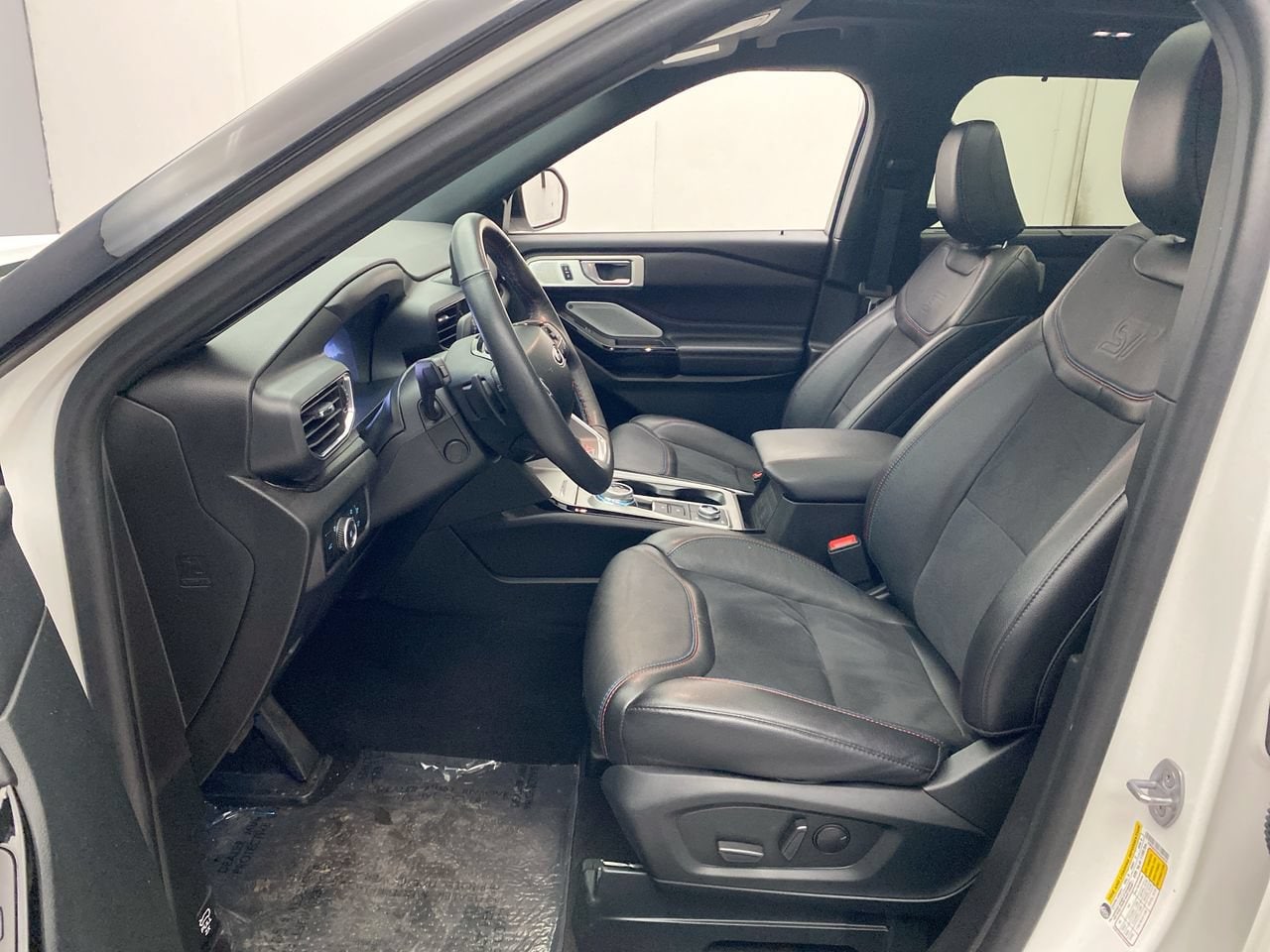 2024 Ford Explorer ST - Photo 14