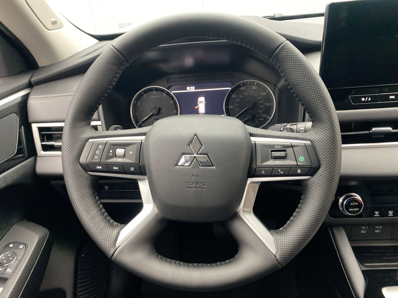 2026 Mitsubishi Outlander SE - Photo 15