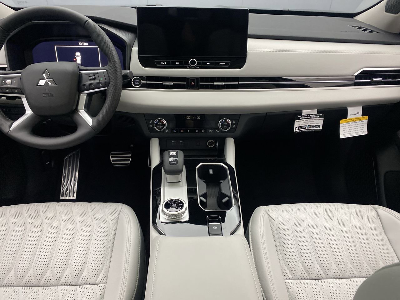 2025 Mitsubishi Outlander SEL Platinum Edition - Photo 19