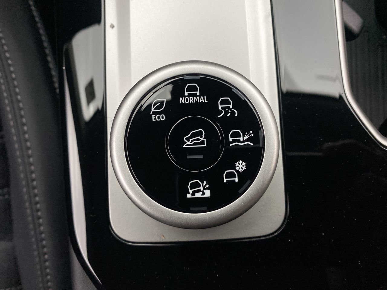 2026 Mitsubishi Outlander SE - Photo 18