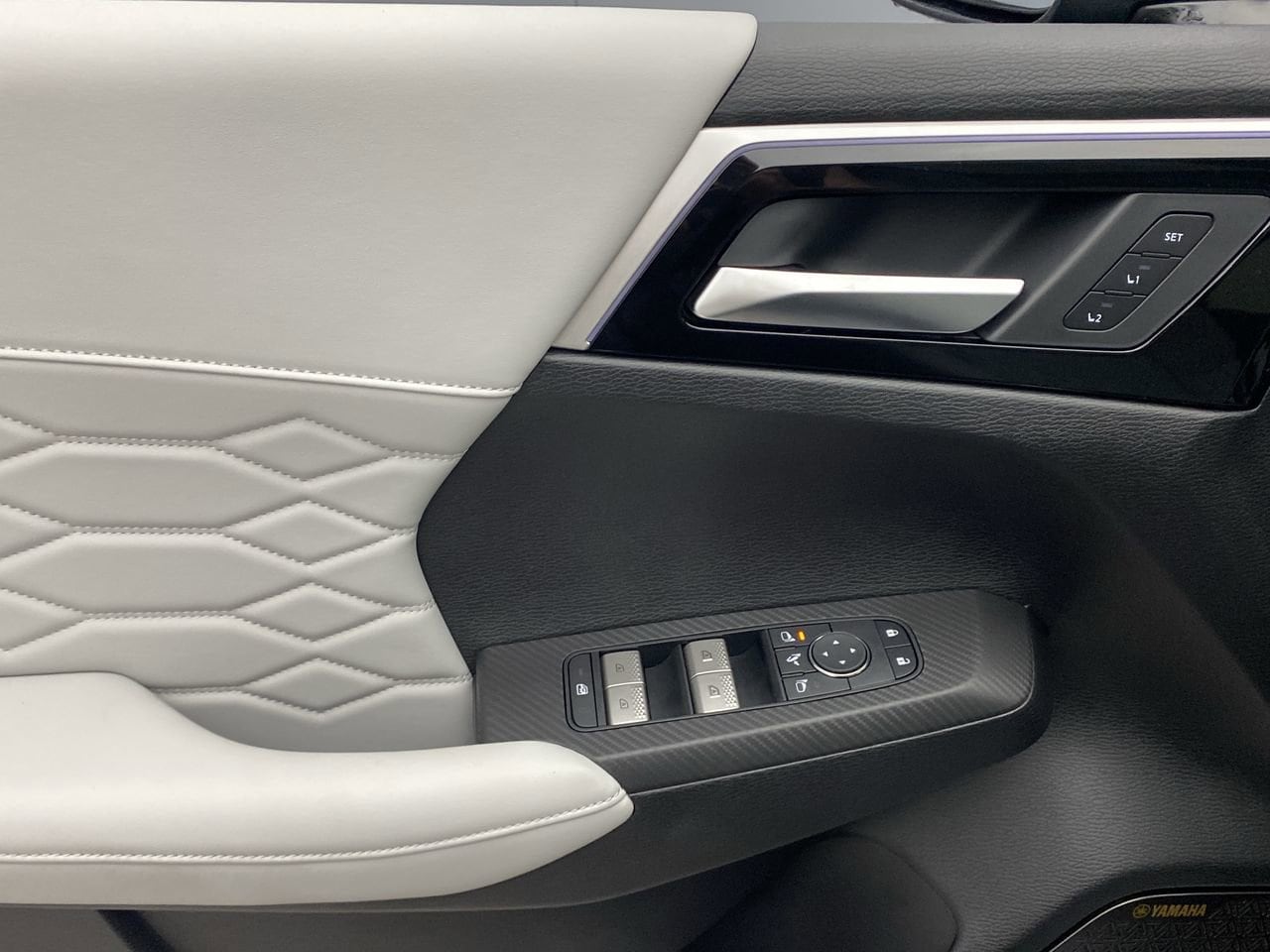 2025 Mitsubishi Outlander SEL Platinum Edition - Photo 11