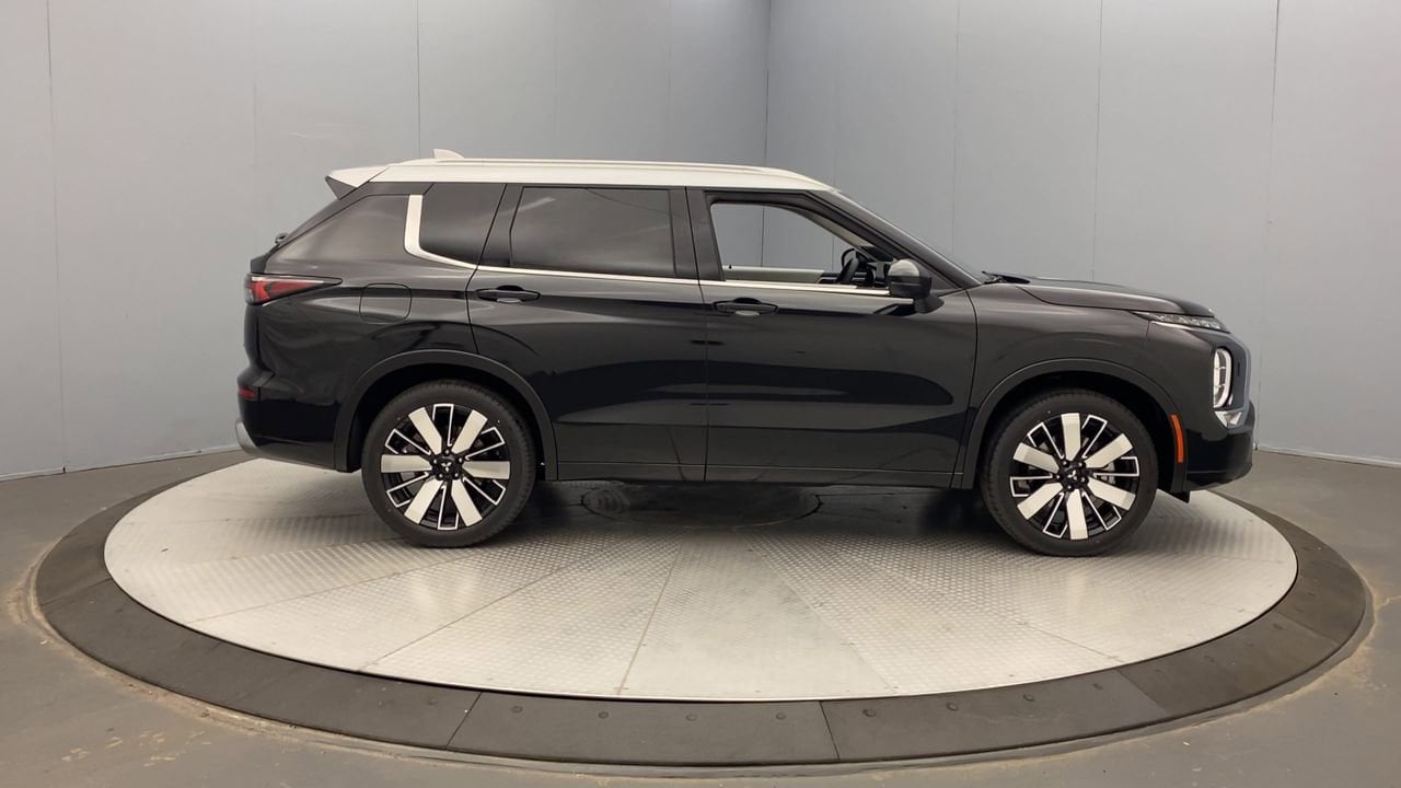2025 Mitsubishi Outlander SEL Platinum Edition - Photo 6