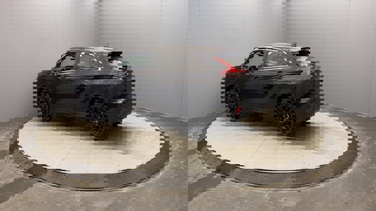 2025 Mitsubishi Eclipse Cross photo 3