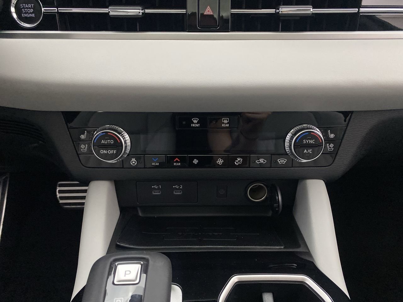 2025 Mitsubishi Outlander SEL Platinum Edition - Photo 20