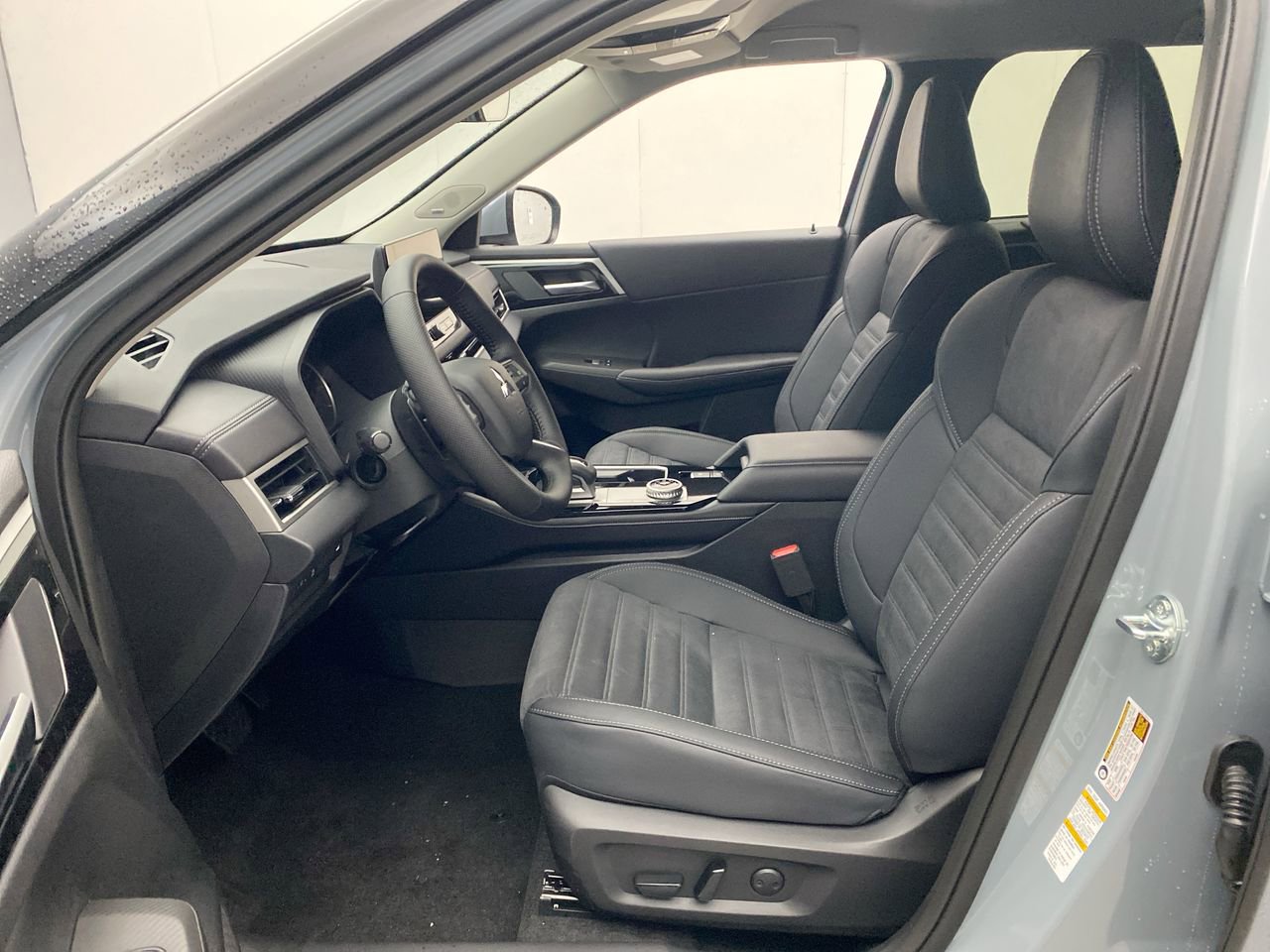 2026 Mitsubishi Outlander SE - Photo 13