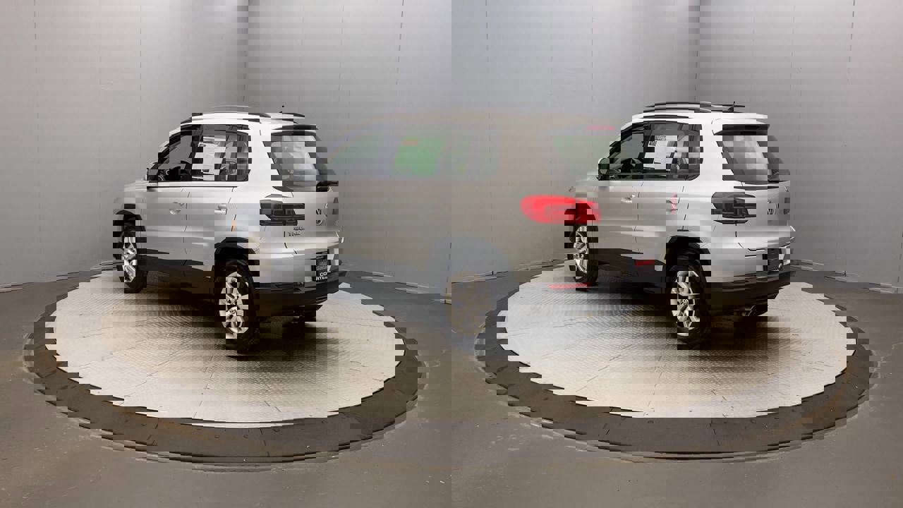 2017 Volkswagen Tiguan S photo 2