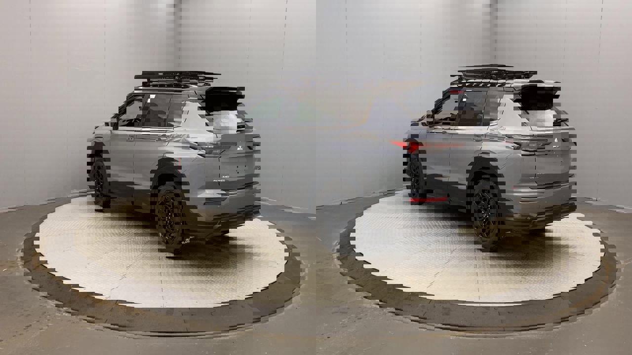 2025 Mitsubishi Outlander SE Ralliart photo 3