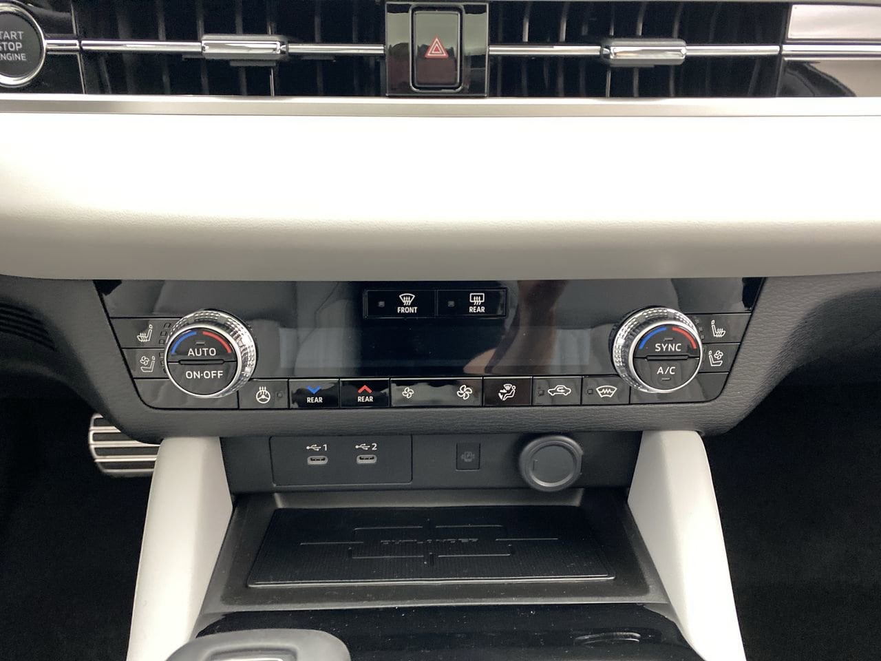 2025 Mitsubishi Outlander SEL Platinum Edition - Photo 21