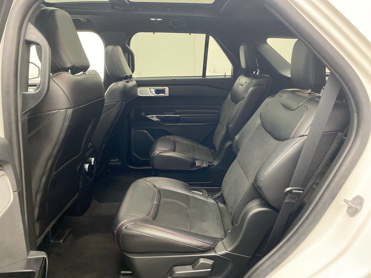 2024 Ford Explorer ST - Photo 25