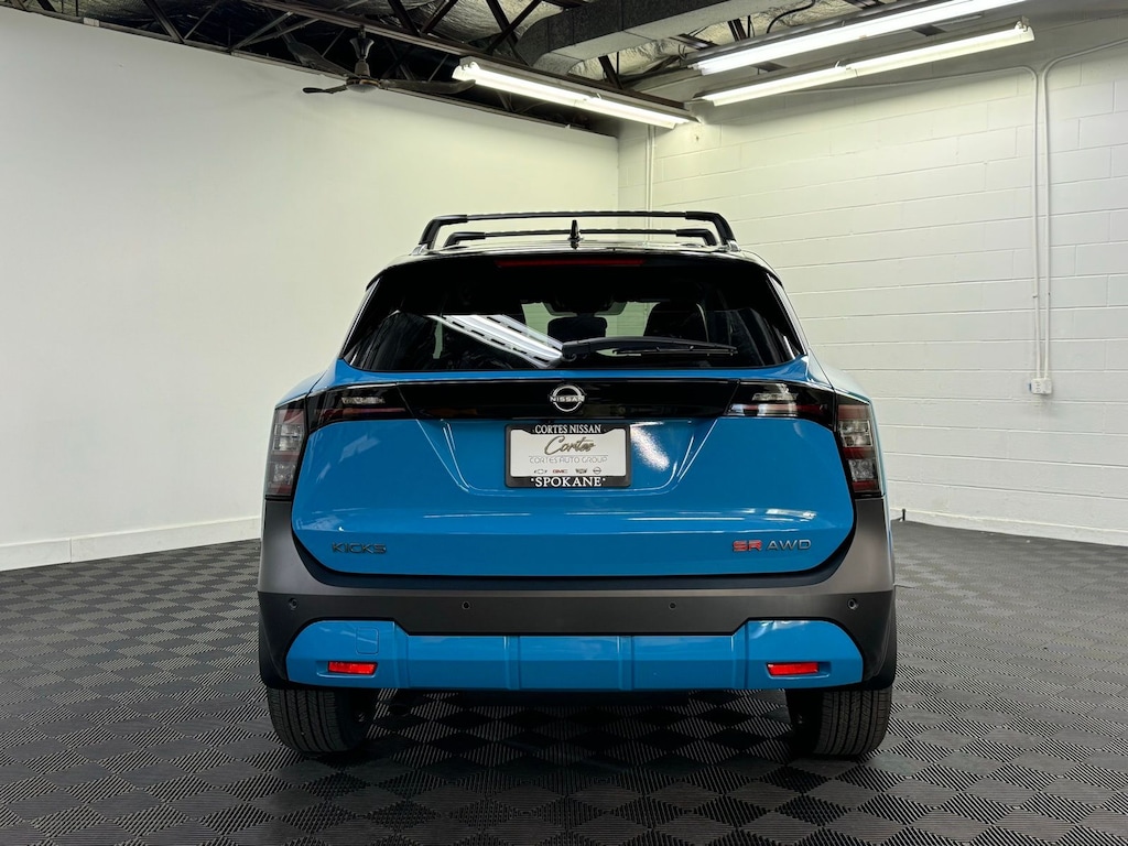 2026 Nissan Kicks SR photo 4