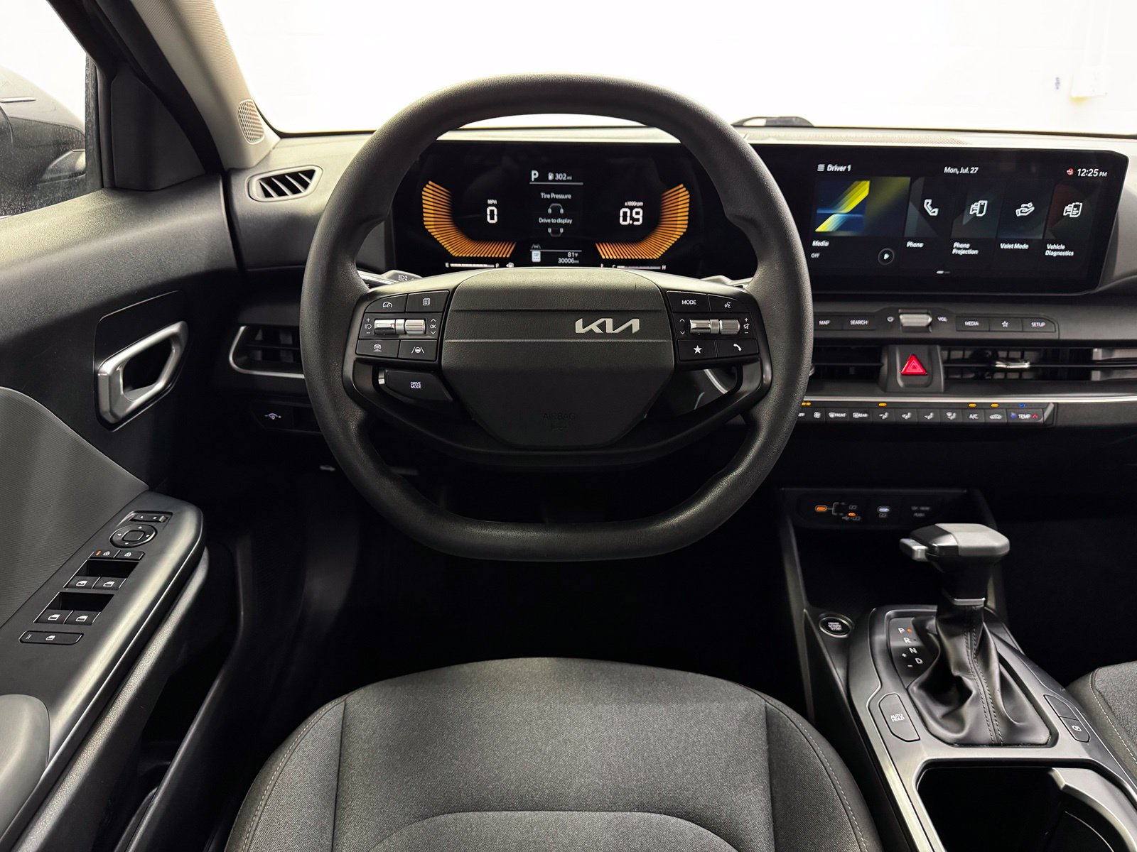 2025 Kia K4 LXS - Photo 13