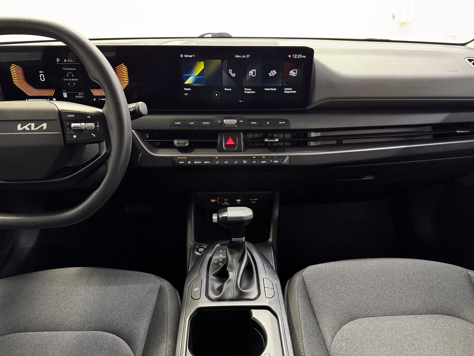 2025 Kia K4 LXS - Photo 14