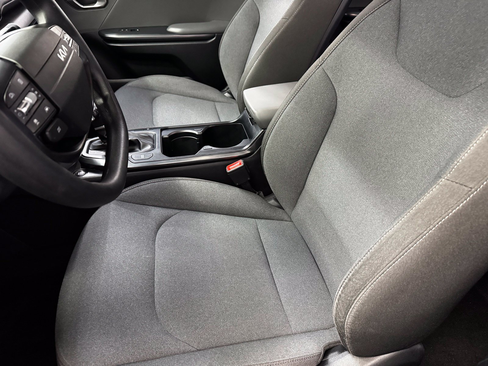 2025 Kia K4 LXS - Photo 10
