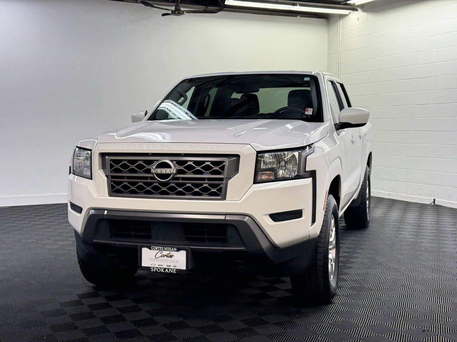 2023 Nissan Frontier SV's photo