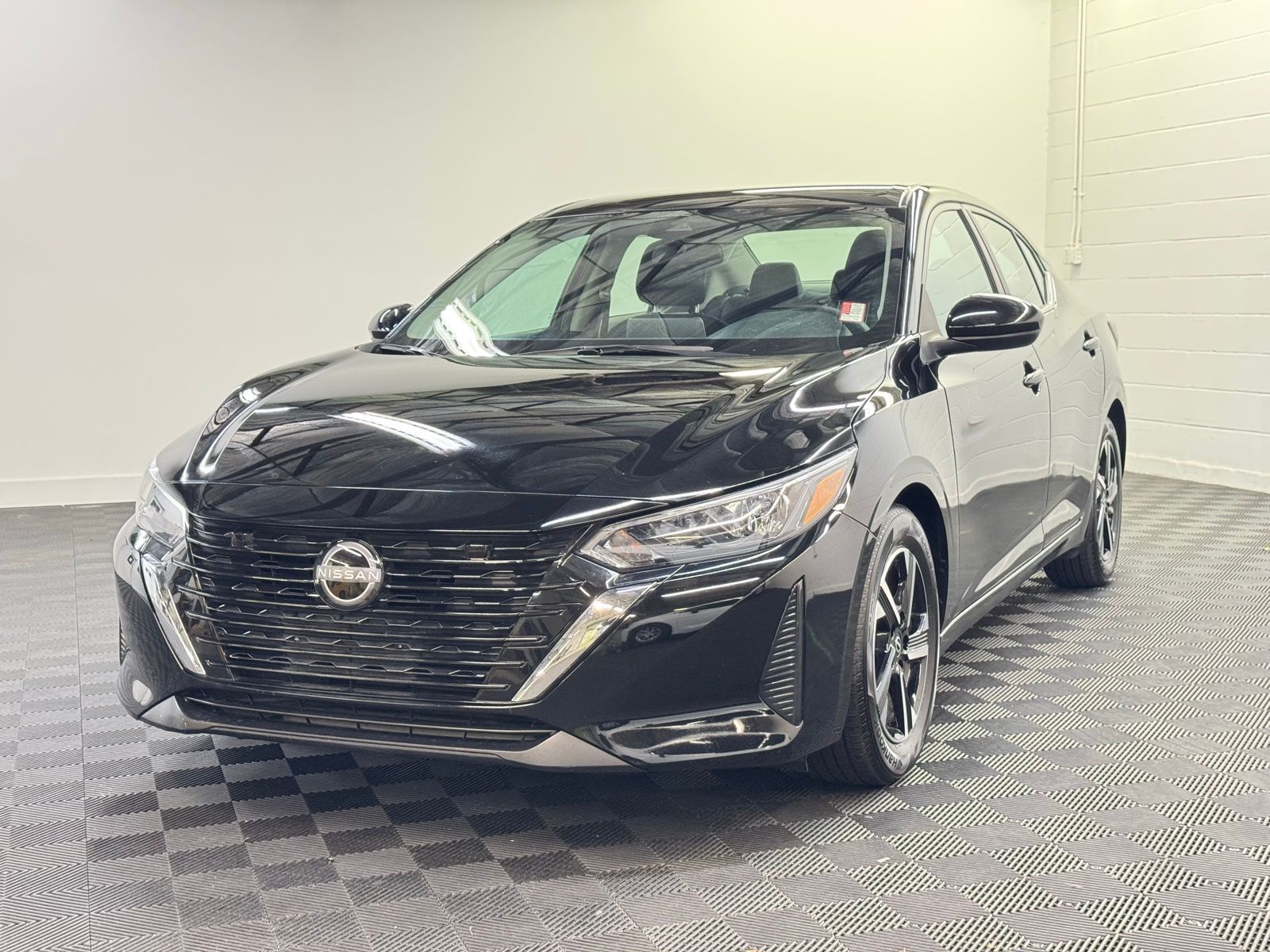 2024 Nissan Sentra SV's photo