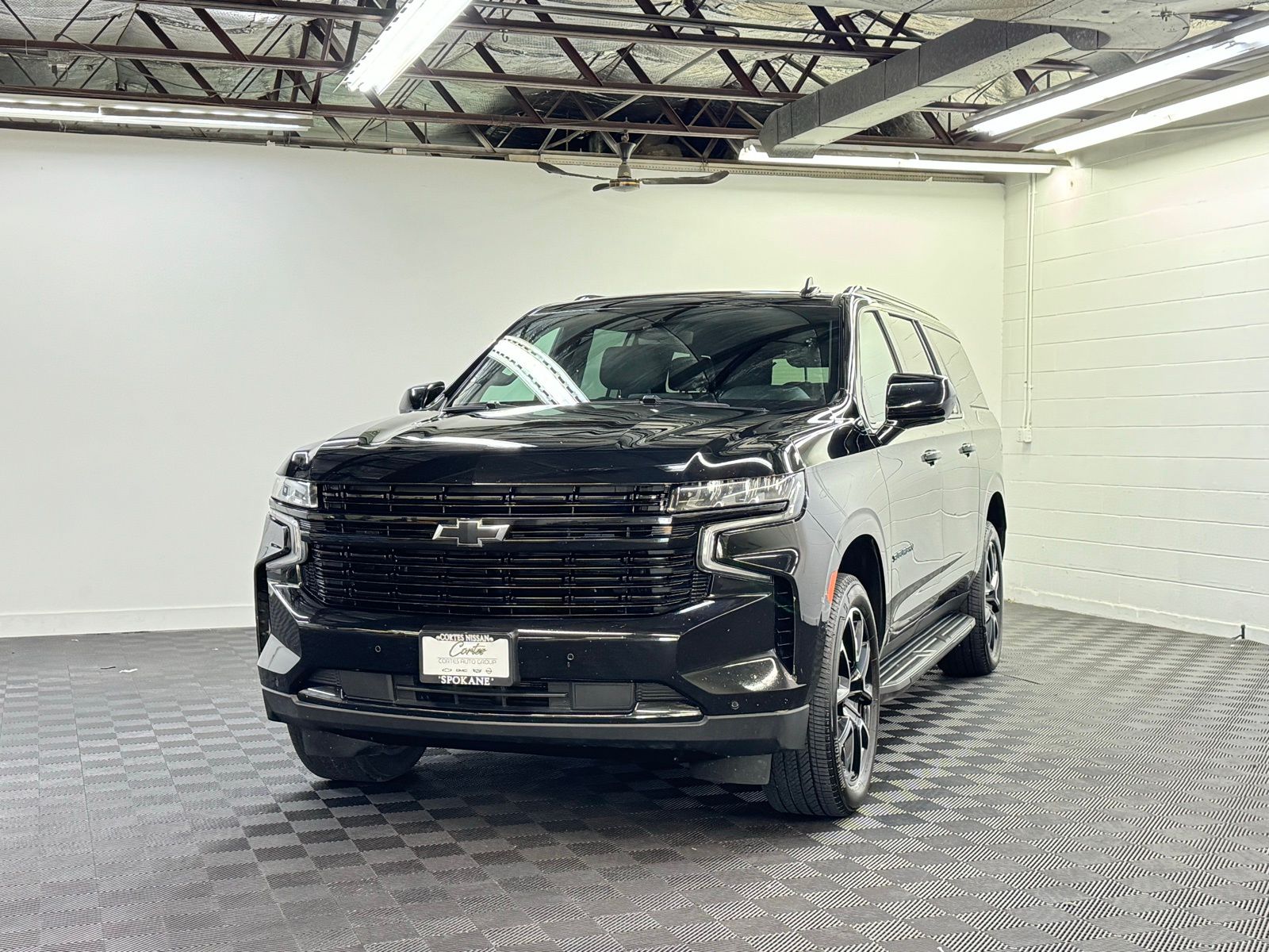 2023 Chevrolet Suburban RST's photo