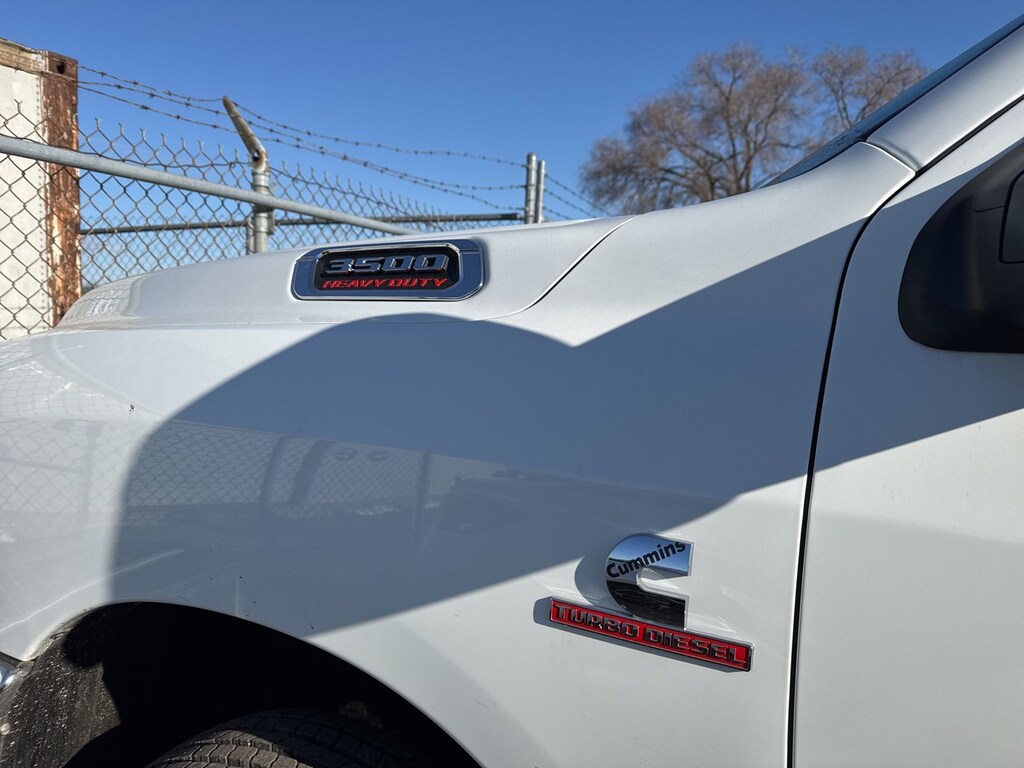 2024 Ram 3500 SLT photo 4