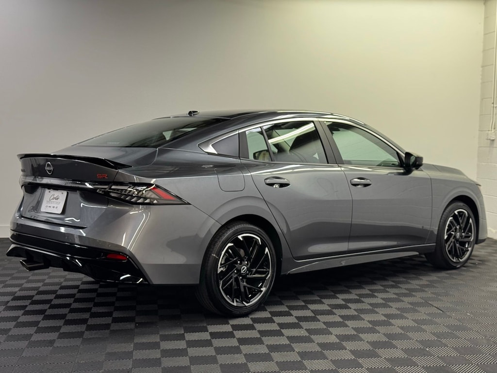 2026 Nissan Sentra SR photo 2