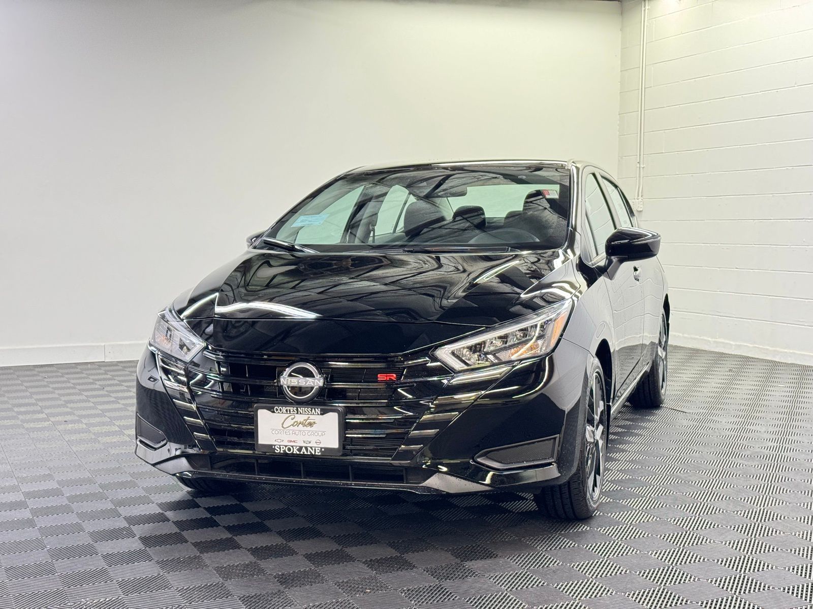 2025 Nissan Versa Sedan SR's photo