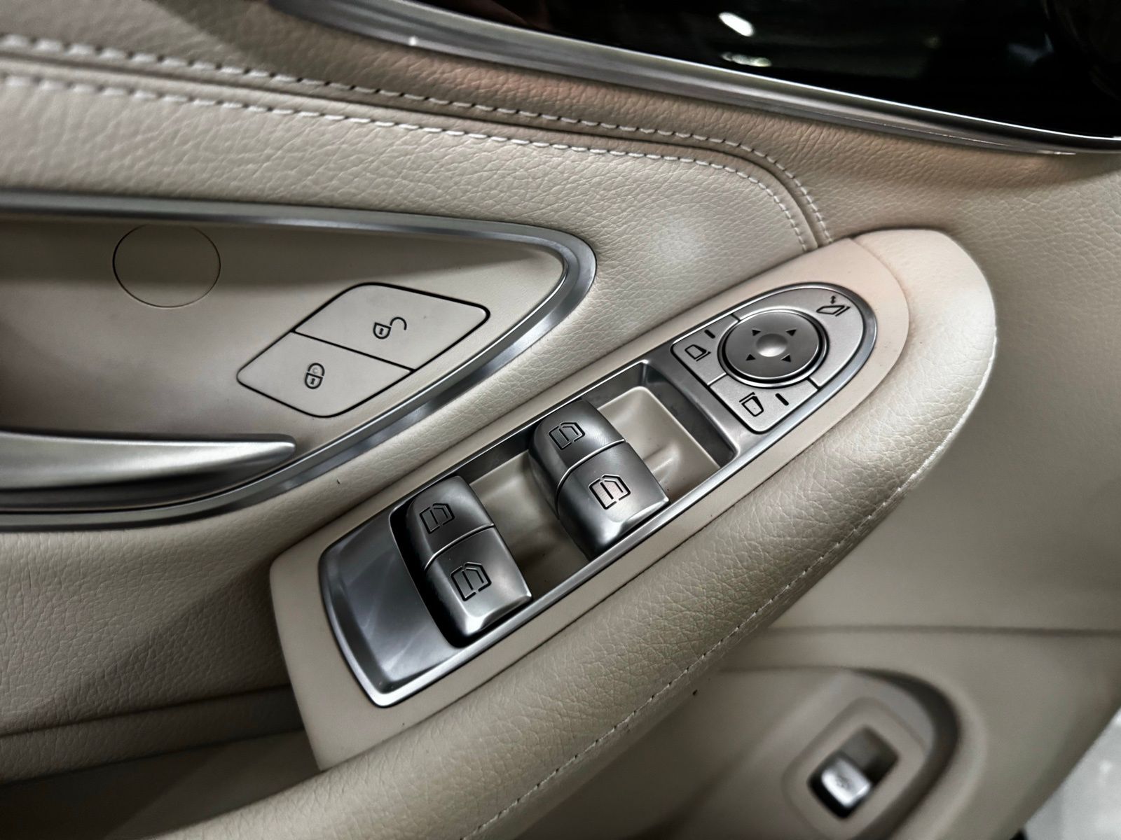 2023 Mercedes-Benz C-Class Cabriolet C 300 - Photo 21