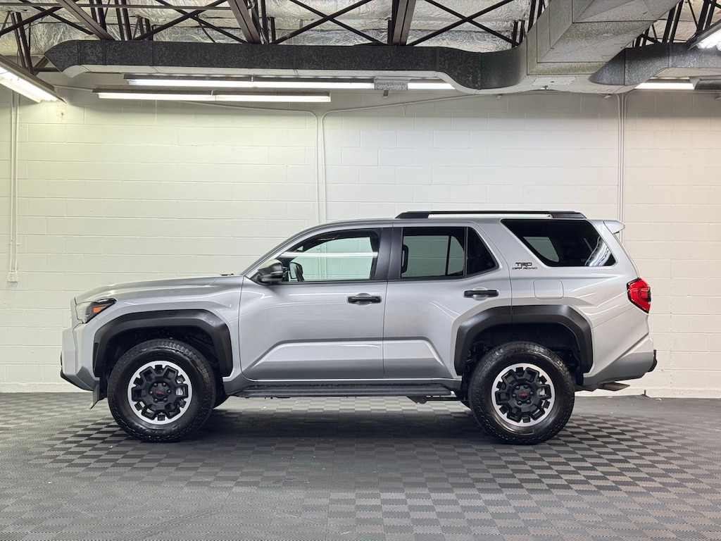 2025 Toyota 4Runner TRD Off-Road photo 3