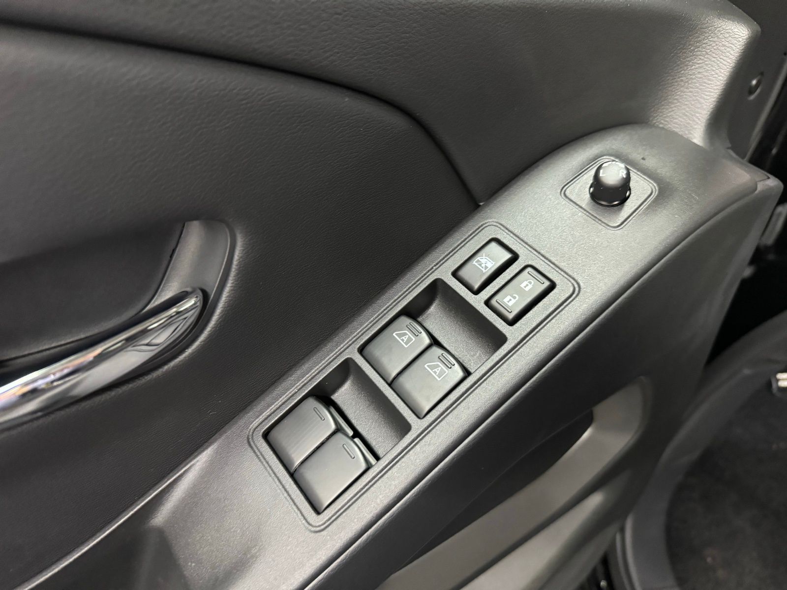 2026 Nissan Frontier SV - Photo 18