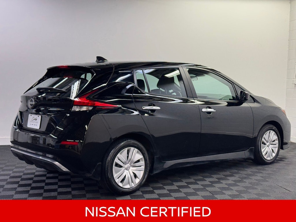 2024 Nissan Leaf S photo 2