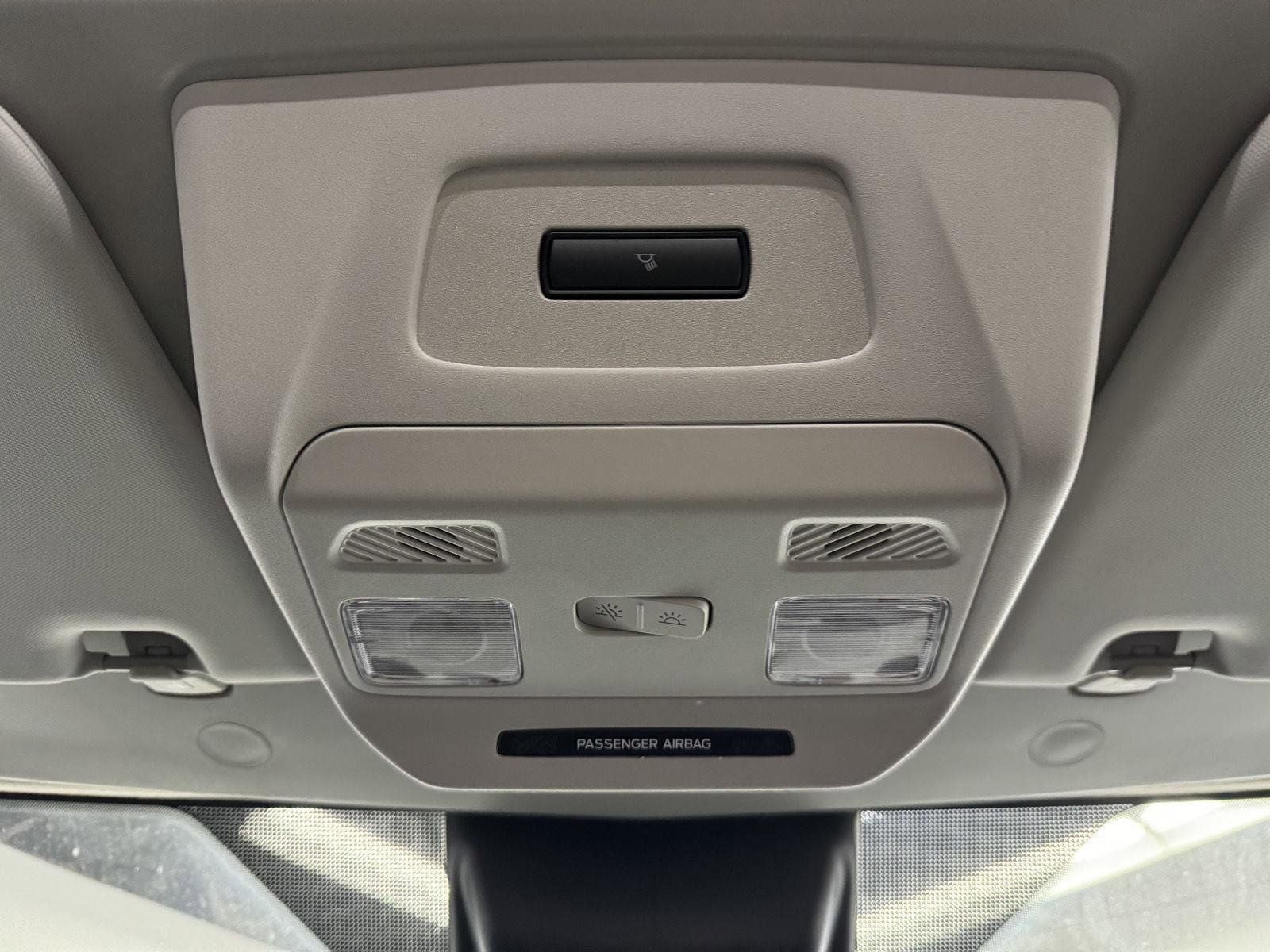 2022 Ford E-Transit Cargo Van Base - Photo 18