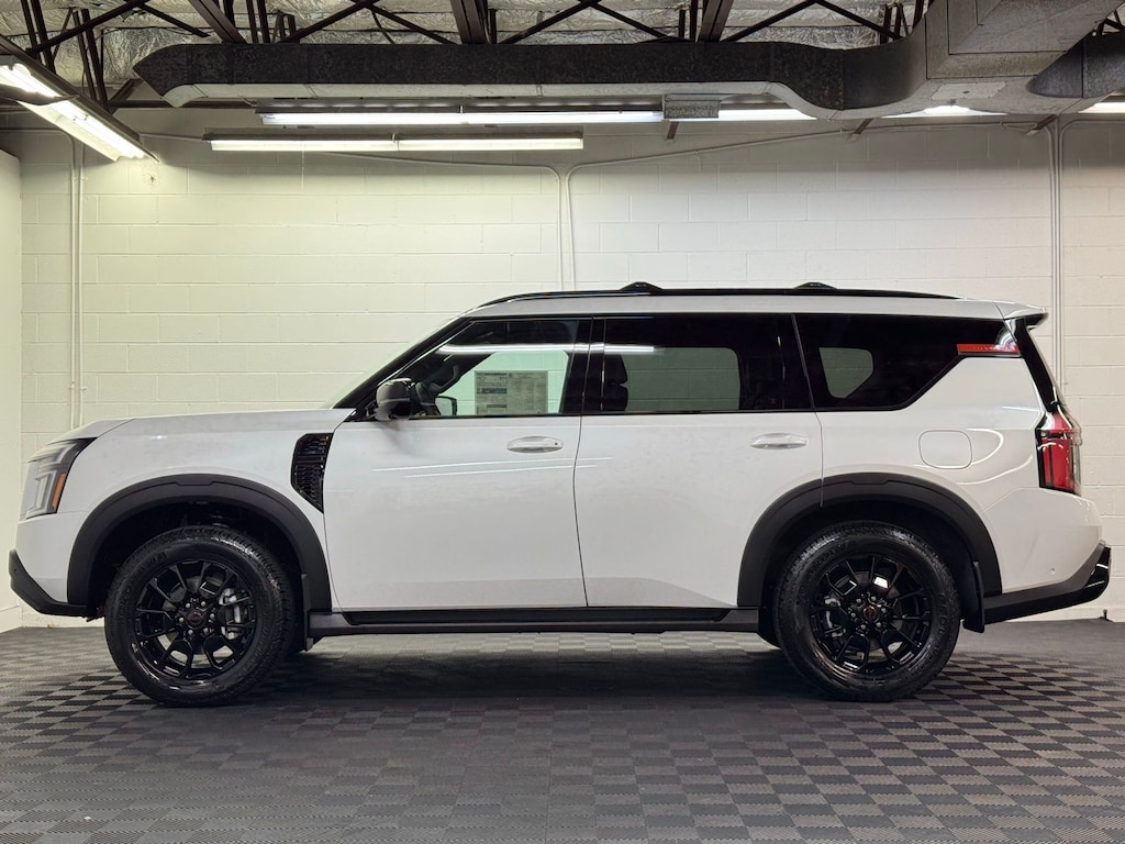 2026 Nissan Armada photo 3