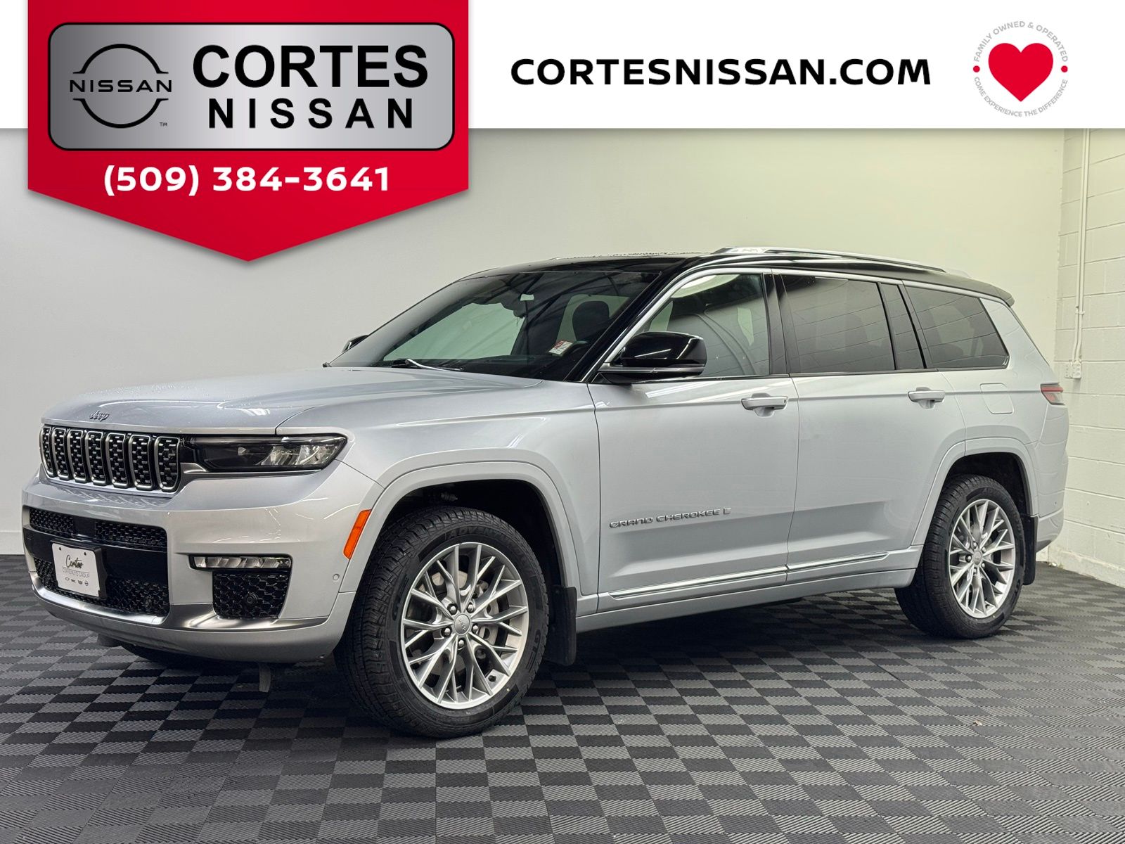 2023 Jeep Grand Cherokee L Summit 4x4's photo