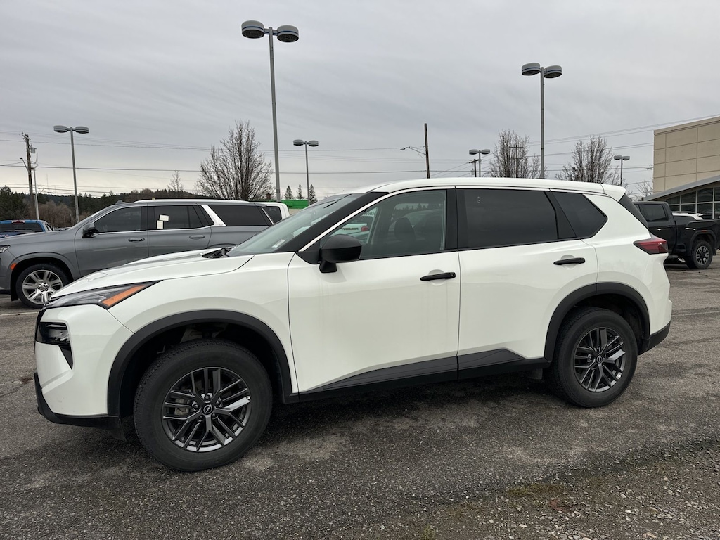 2024 Nissan Rogue S photo 2