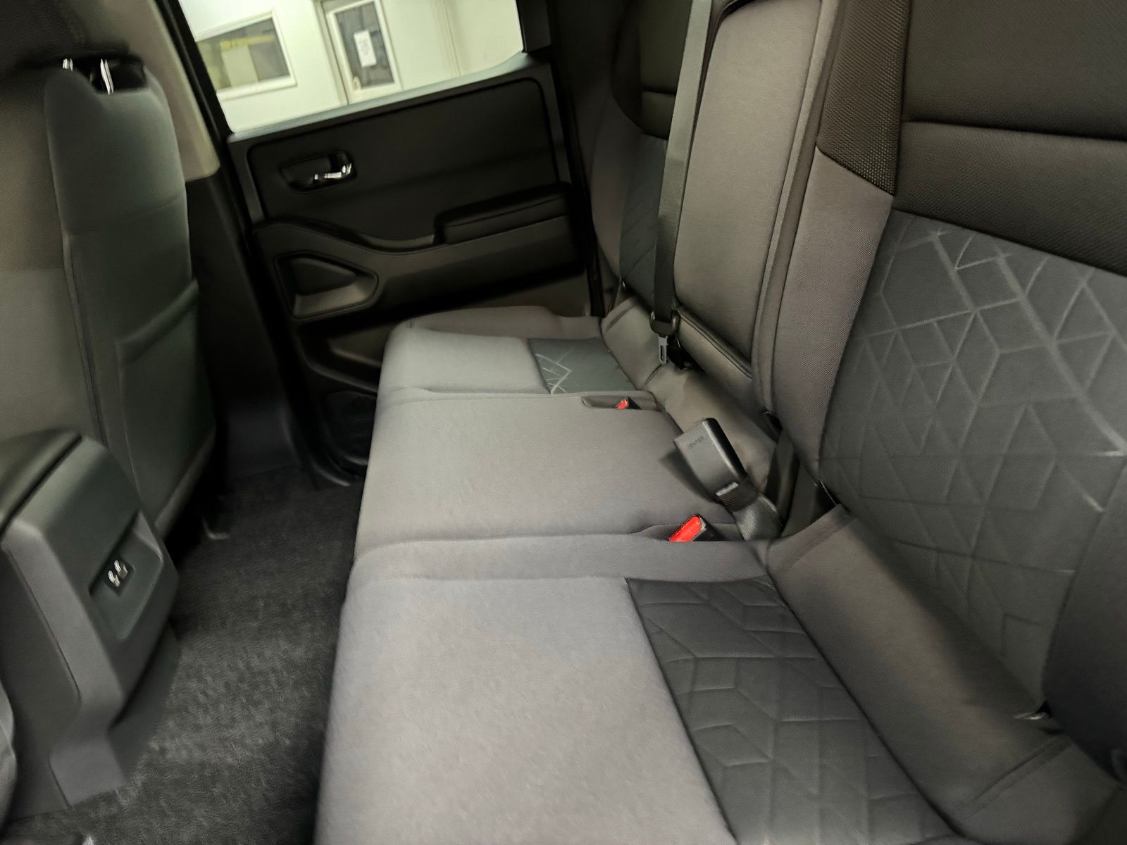 2026 Nissan Frontier SV - Photo 12